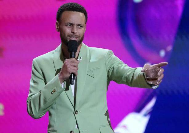 bsport体育-库里主持ESPYS爆梗不断 汤普森贡献最佳获奖发言